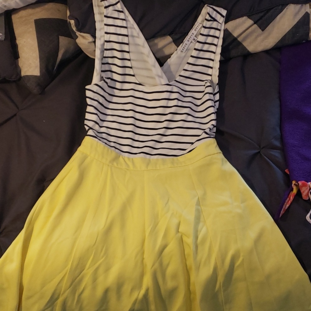 Cross/open back yellow and white/black striped dre